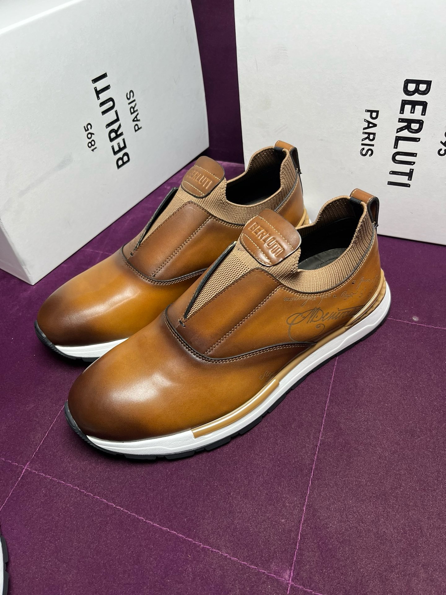 Berluti 벨루티 남성 운동화 03131-26