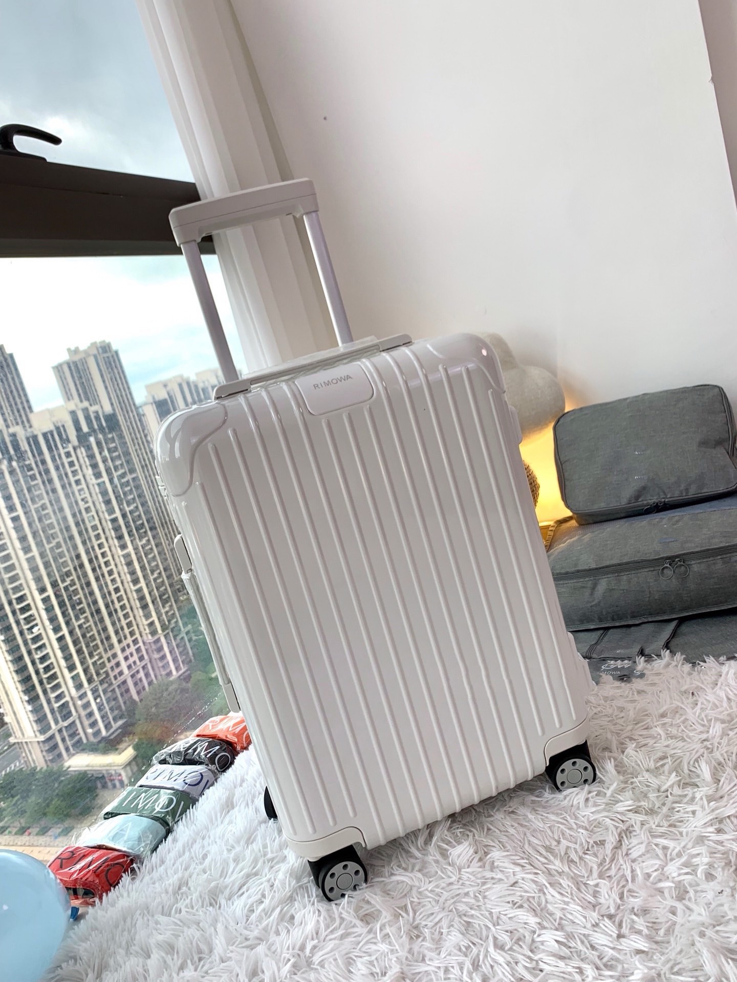 Rimowa 캐리어 90080 화이트