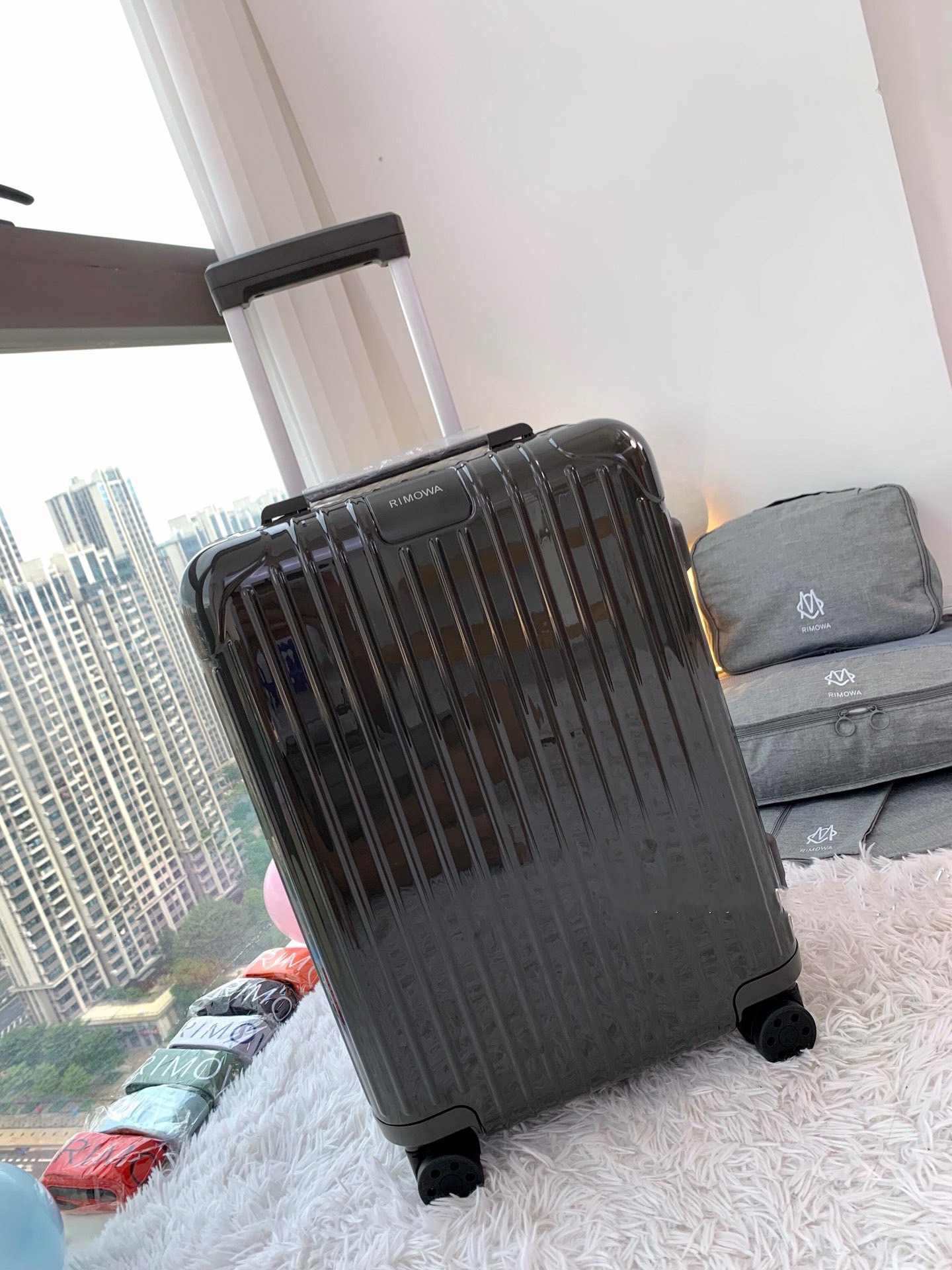 Rimowa 캐리어 90080 블랙유광