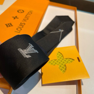 LV 루이비통 넥타니 31700304