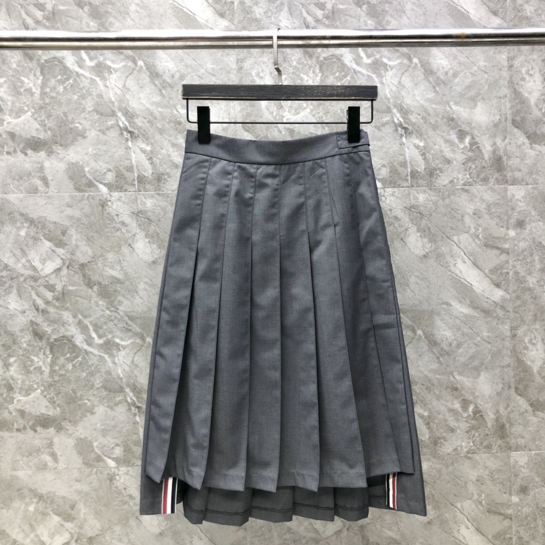 THOM BROWNE 톰브라운 스커트 31700126