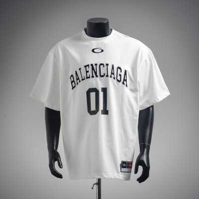 Balenciaga 발렌시아가 남성반팔티 3170056