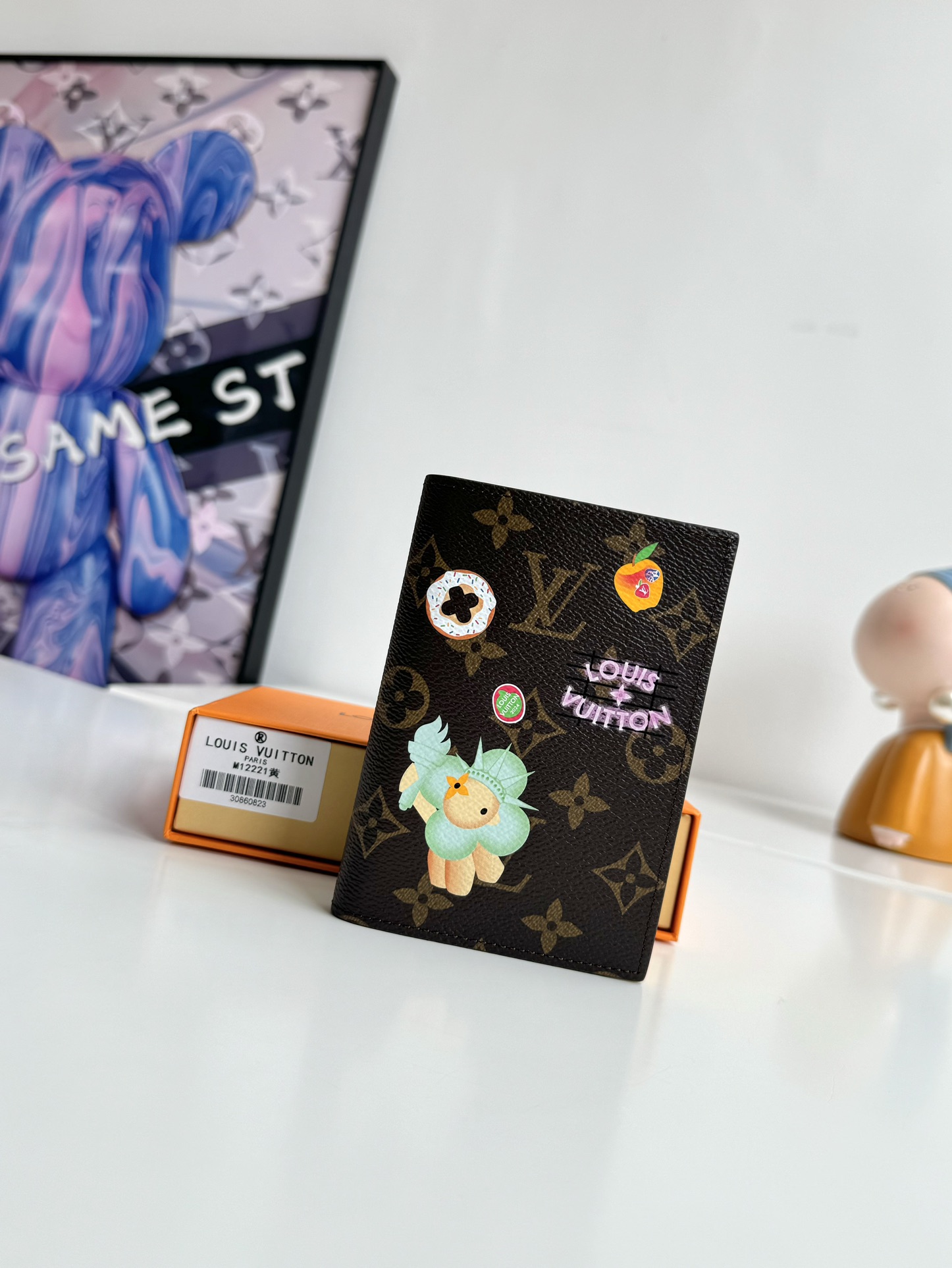 LV 루이비통 M12221