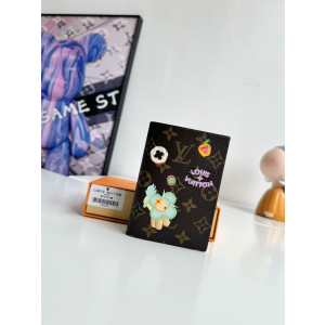 LV 루이비통 M12221