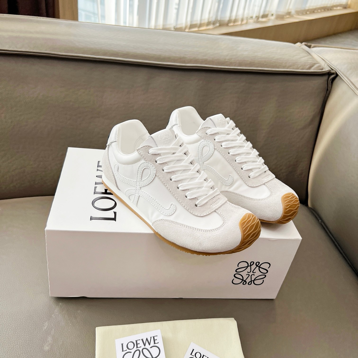 LOEWE 로에베 여성공용 3250091