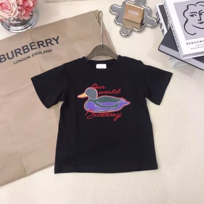 버버리 반팔티 40100511