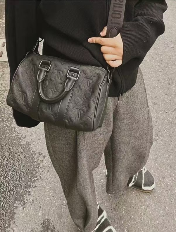 LV 루이비통 M20900