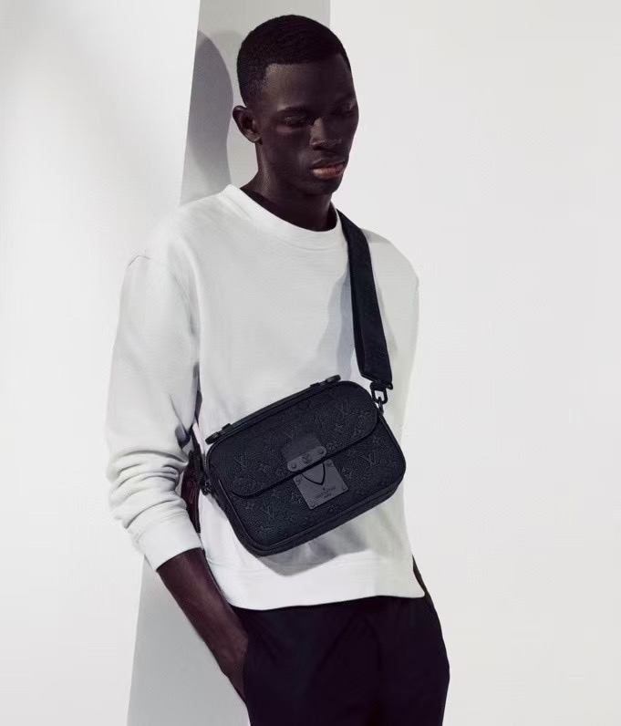 LV 루이비통 M58489