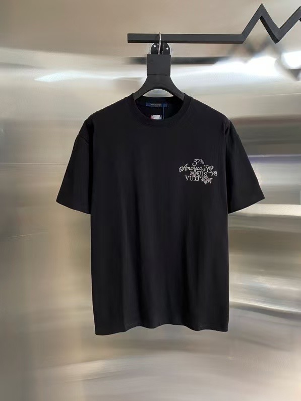 LV 루이비통 남성반팔티 410045